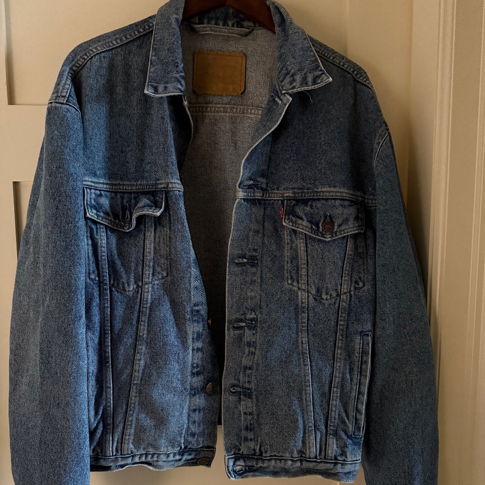 Oversized vintage Levis denim jacket